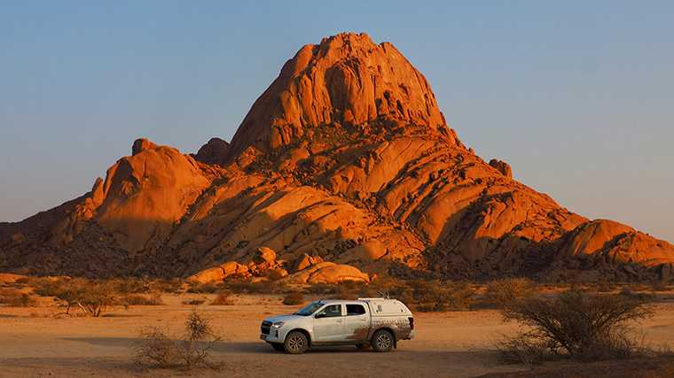 De Spitzkoppe bij zonsondergang.