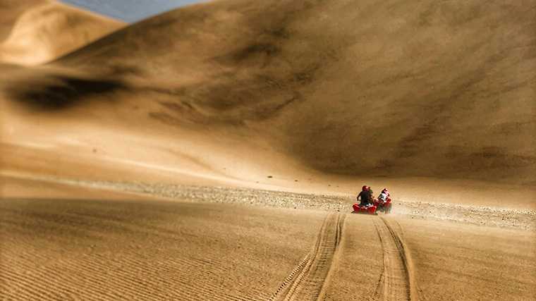 Met quads door de Namibwoestijn.