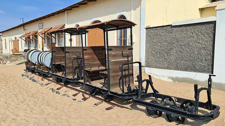 Ooit reed er een trammetje door Kolmanskop.