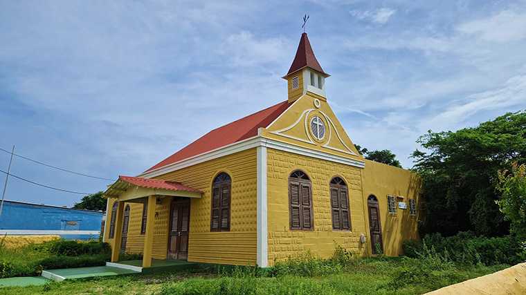 Het protestantse kerkje in Rincon, Bonaire.