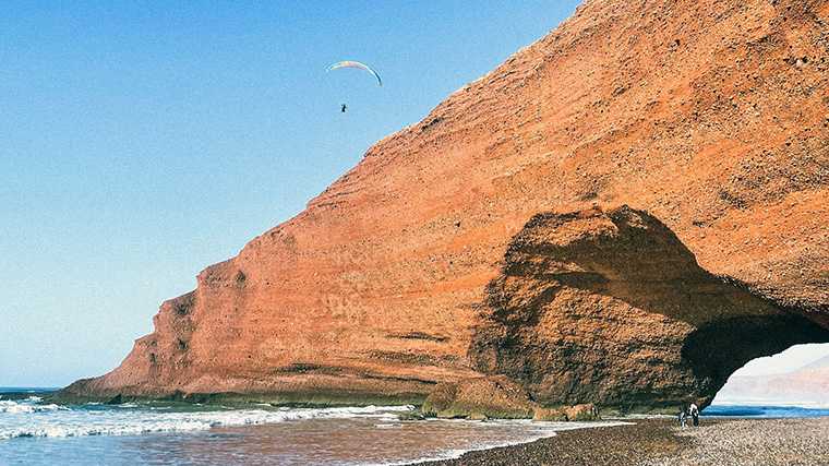 De rotsboog op het strand van Legzira.