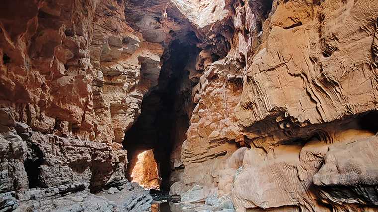 Assif N’Lhad grotten, Zuid-Marokko.