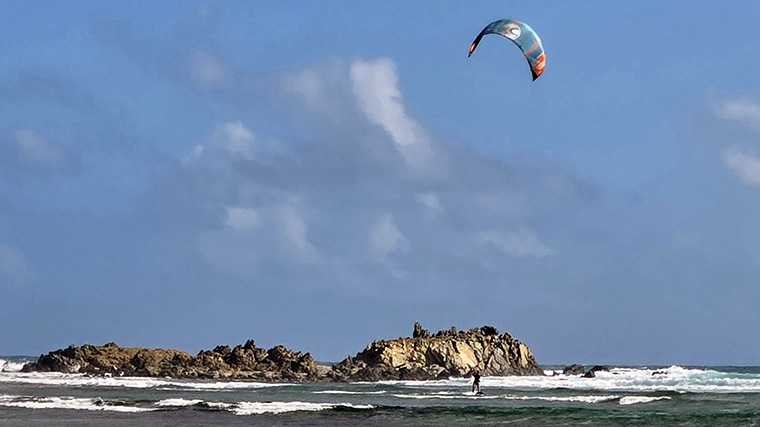 Kitesurfen op Sint-Maarten.