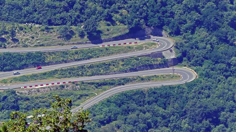 Haarspeldbochten in Montenegro.