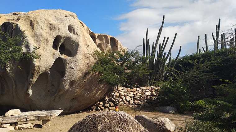 De bijzondere rotsformaties van Ayo op Aruba.
