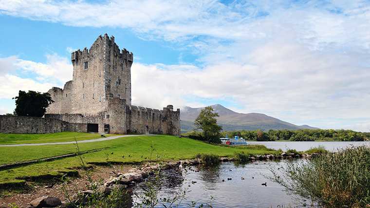 Ross Castle in het Killarney National Park.