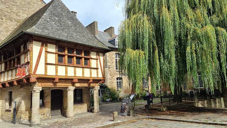 Een stadje uit een sprookjesboek: Dinan in Bretagne.