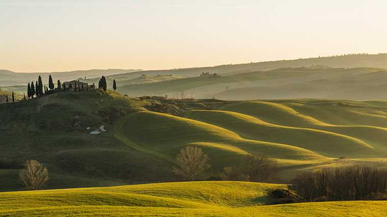 Met een huurauto door Toscane, Italië.