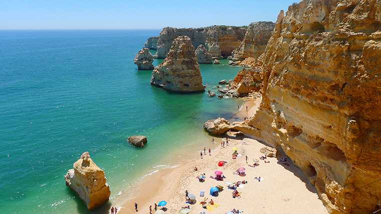Algarve verkennen met een huurauto.