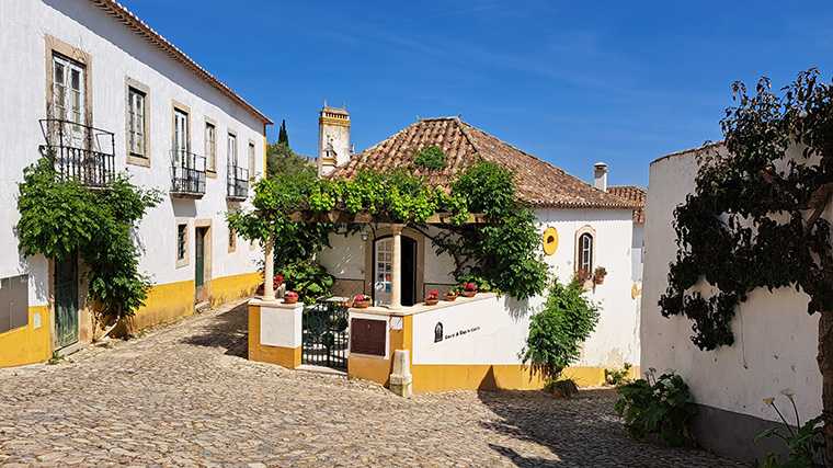 Het pittoreske stadje Óbidos ten noorden van Lissabon.