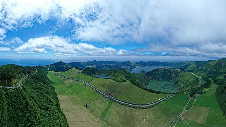 De kratermeren Sete Cidades op São Miquel, Azoren.