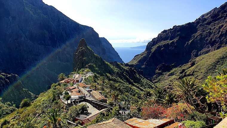 Im Gegensatz zur Schlucht ist das Bergdorf Masca mit dem Mietwagen erreichbar und bietet eine fantastische Aussicht.