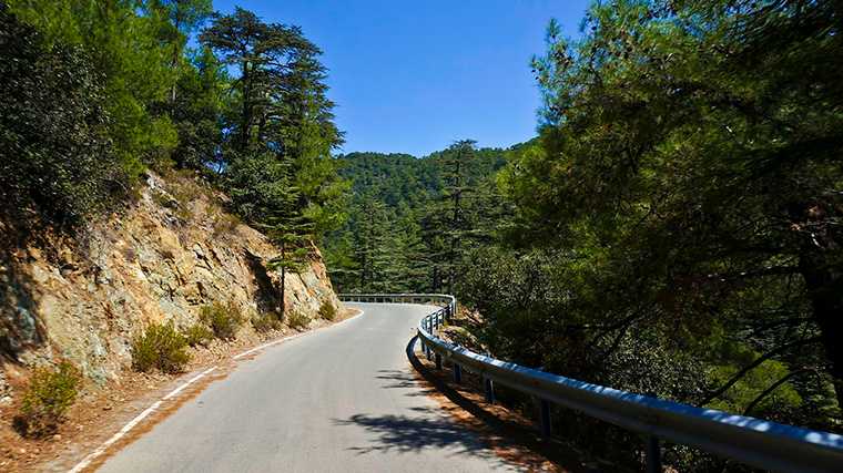 Prachtige routes met de huurauto op Cyprus.