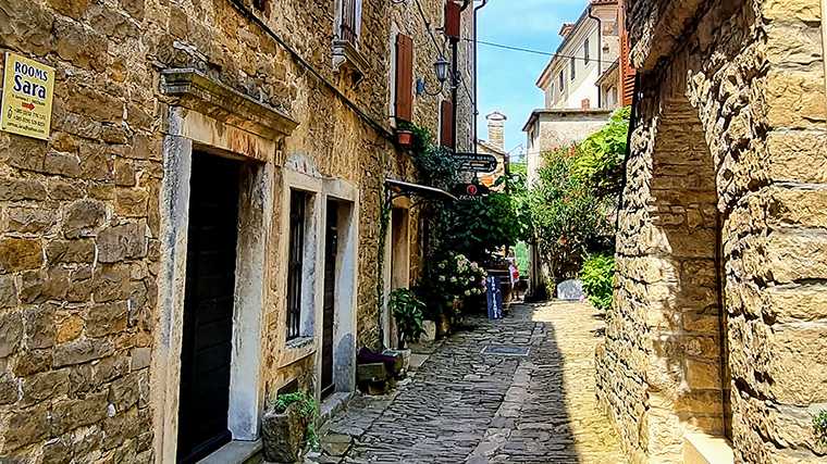 El pueblecito de Grožnjan, en Istria (Croacia), que tiene un ambiente muy especial.