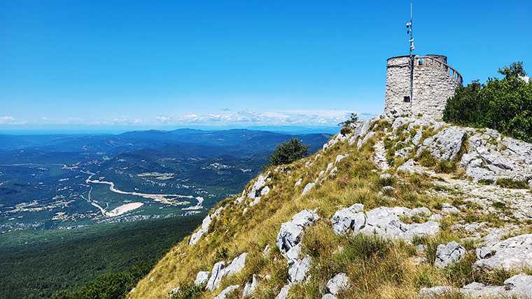 En el parque natural de Učka, desde el monte Vojak, tienes unas bonitas vistas de la península croata de Istria.