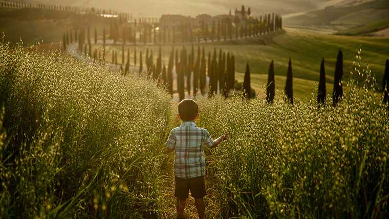 En un agroturismo, los niños descubren cómo es la vida en una granja de la Toscana.