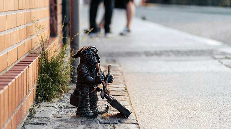En Wrocław te los encuentras por todas partes: los gnomos.