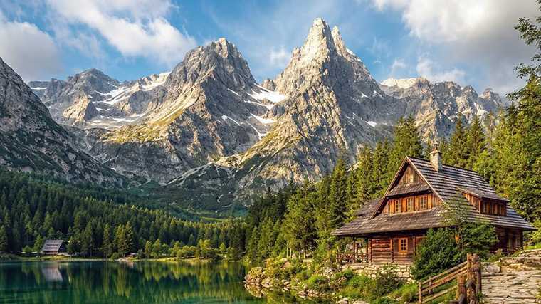 Las montañas de los Tatras están a poco más de dos horas en coche de alquiler desde Cracovia.