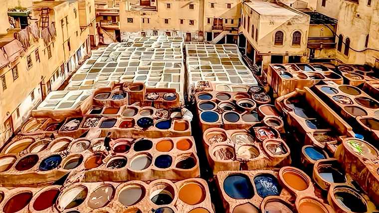 L'odeur qui se dégage des tanneries de Fès est, euh, assez forte.