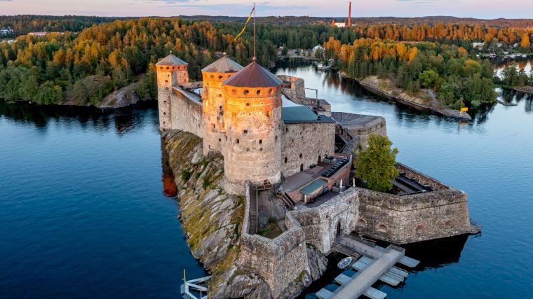 Het indrukwekkende kasteel Olavinlinna bij het waterrijke Savonlinna