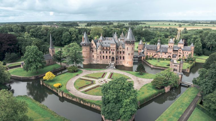 Het indrukwekkende kasteel De Haar in Haarzuilens vlak bij Utrecht