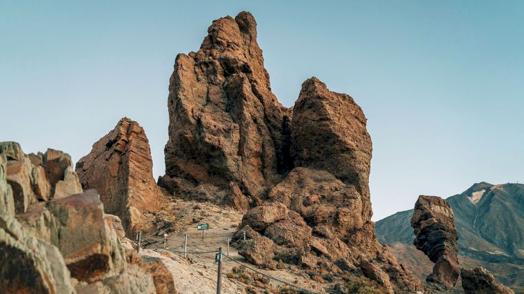 De grillige lavarotsen van Roques de García op Tenerife.