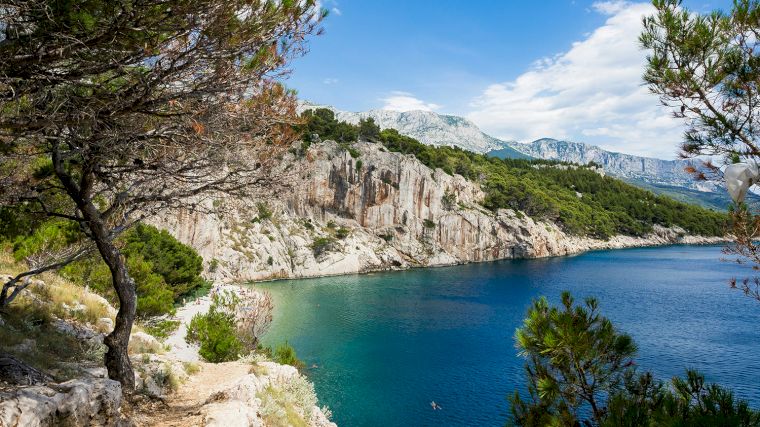 Het Nugal strand, vlak bij Makarska, ligt in een schitterende omgeving.