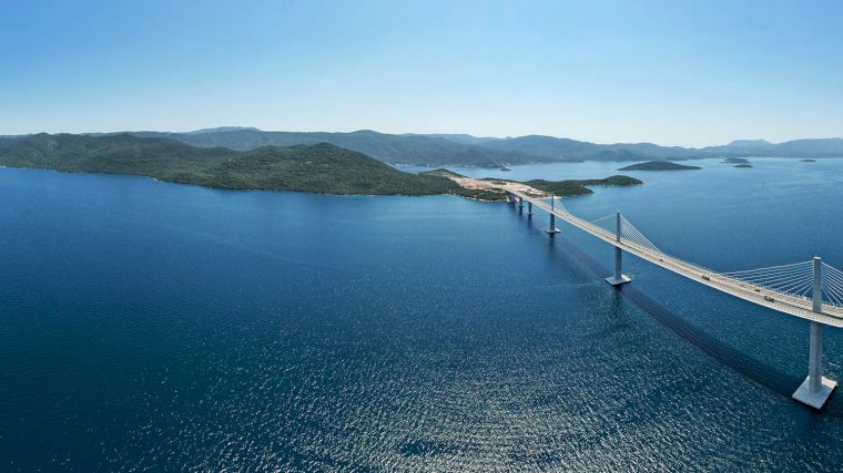 De Pelješac-brug in Kroatië.