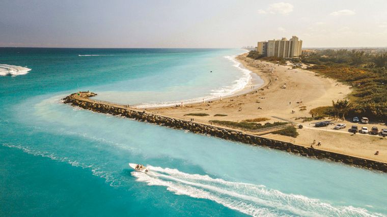 Het strand van Jupiter aan de Atlantische kust van Florida