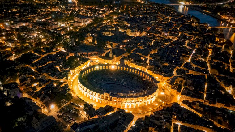 Het amfitheater van Arles is nog steeds een cultureel centrum van de stad.