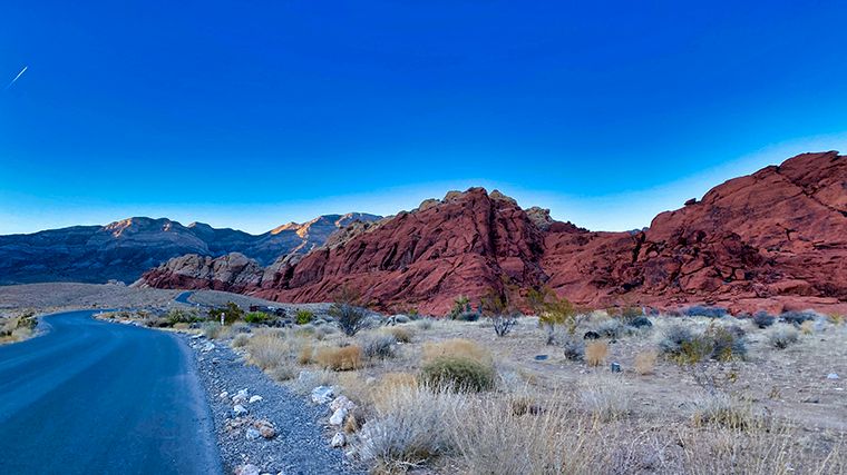 Een fantastische route met een huurauto door Red Rock Canyon bij Las Vegas is de zogeheten Scenic Drive.