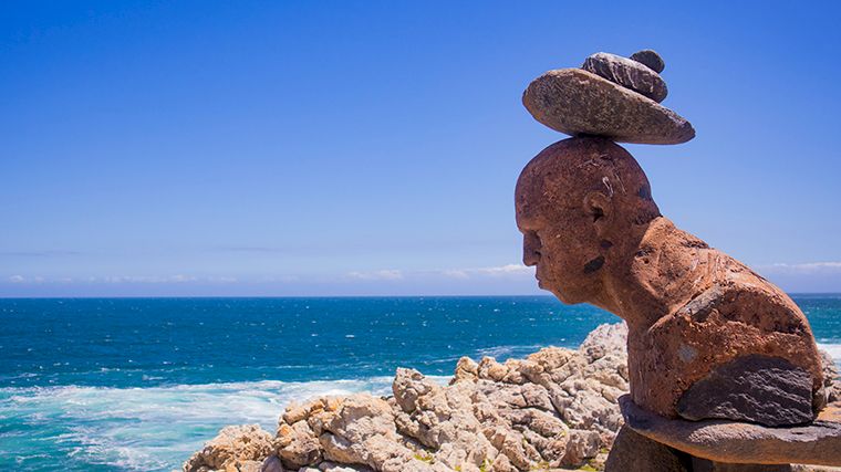 Een van de vele beelden in Hermanus.
