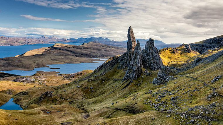 De grillige rotsformatie Old Man of Storr op het Schotse eiland Skye.