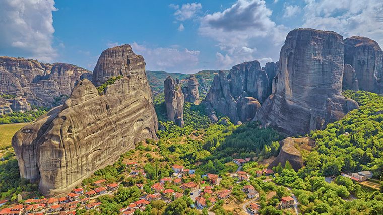 De omgeving van Meteora leent zich voor uitdagende rotsbeklimmingen, zoals hier bij het dorpje Kastraki.