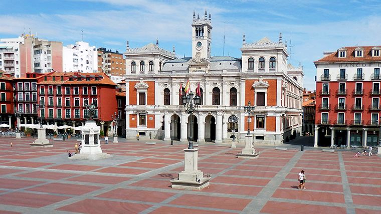 Het Plaza Mayor van Valladolid ten noordwesten van Madrid.