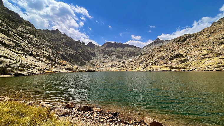 Een bergmeertje in de Sierra de Gredos.