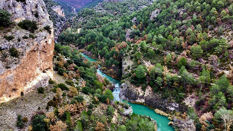 Het riviertje Júcar bij Villalba de la Sierra.