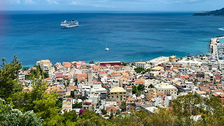 Uitzicht op Zakynthos-stad vanaf de hooggelegen wijk Bohali.