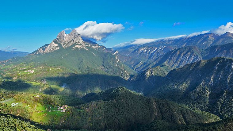 De twee toppen van de Pedraforca.
