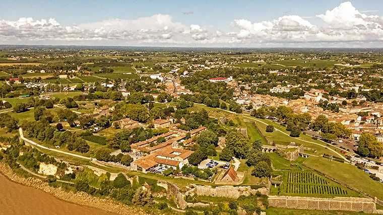 De citadel van Blaye aan de monding van de Garonne.