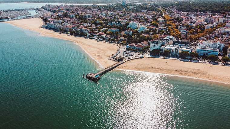 Het strand van Arcachon aan de gelijknamige baai.