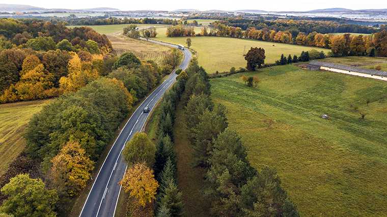Weg ten noorden van het Balatonmeer.