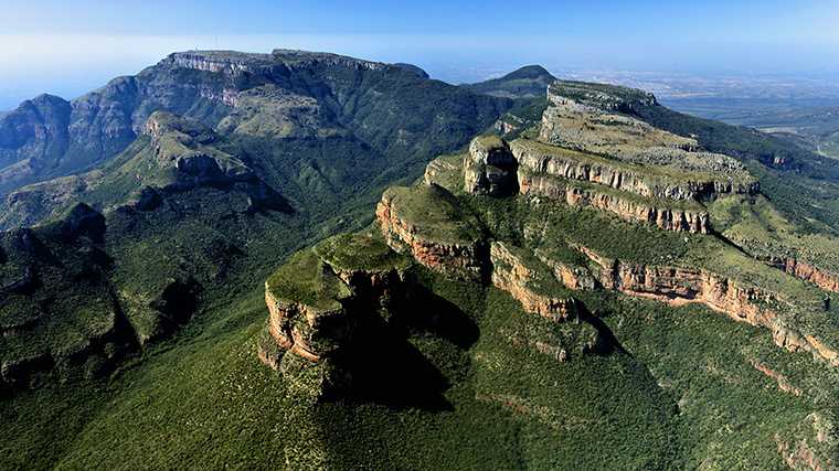 Een ander perspectief op de groene Blyde River Canyon dan onze hoofdfoto bovenaan.