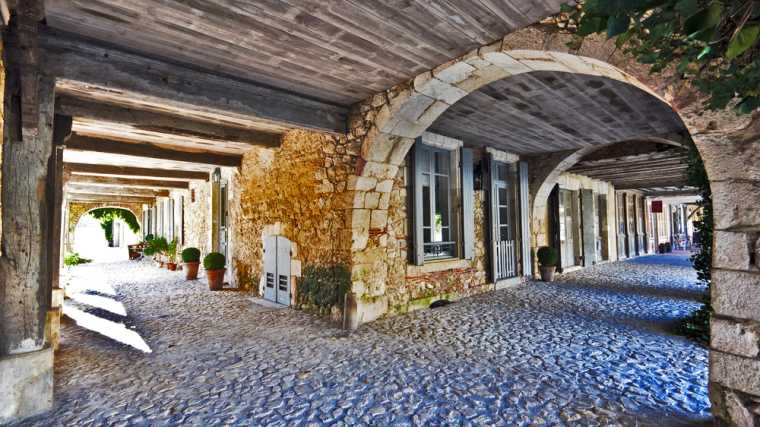 Arcades in Labastide d’Armagnac.