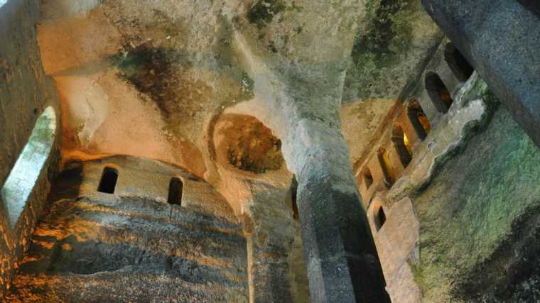 De ondergrondse kerk van Aubeterre-sur-Dronne.