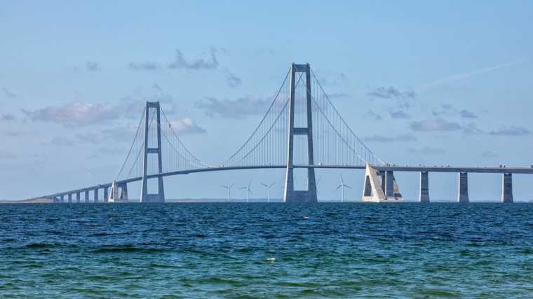De brug over de Grote Belt tussen Seeland en Funen.