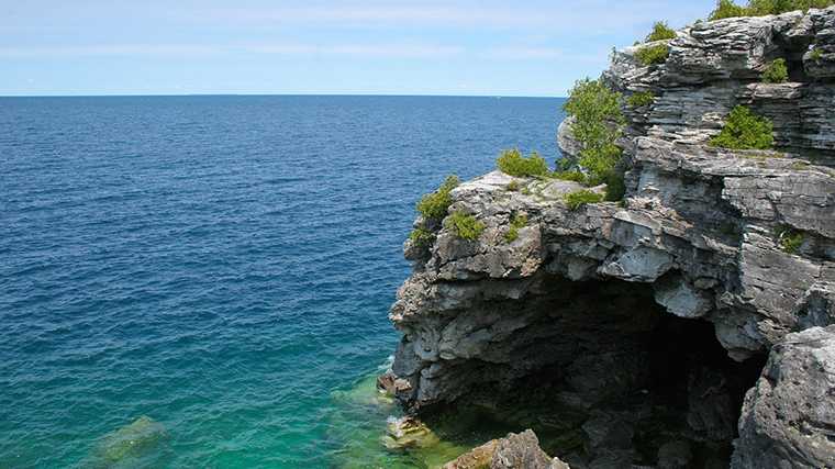 The Grotto aan de kust van Bruce Peninsula.