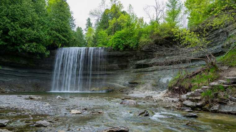 Kagawong Falls (ook wel Bridal Veil Falls) op Manitoulin Island.