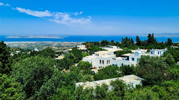 Het uitzicht vanuit het hooggelegen Zia op Kos.