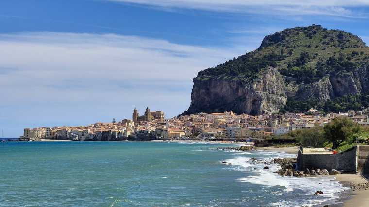 Lungomare Cefalù, Sicilië.